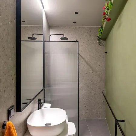 Hoppersgr- Amazing In The Heart Of - 3 * Athens